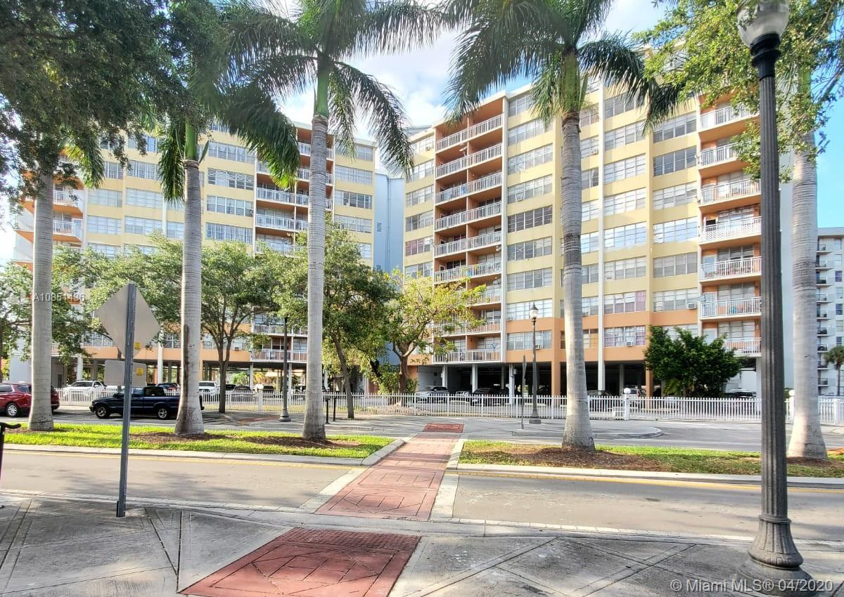 North Miami Beach, FL 33162,2025 NE 164th St #318