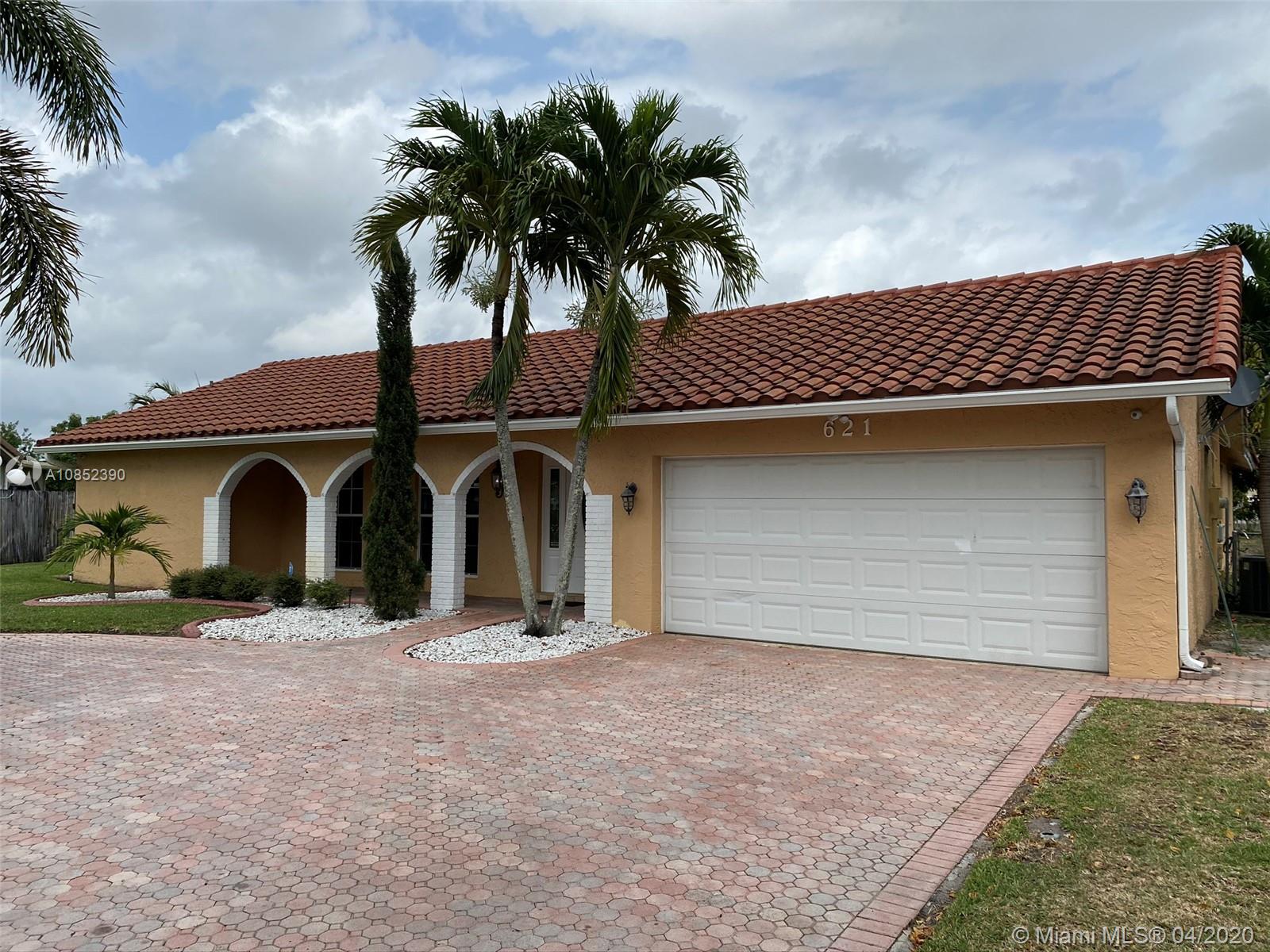 621 NW 83rd Way, Pembroke Pines, FL 33024