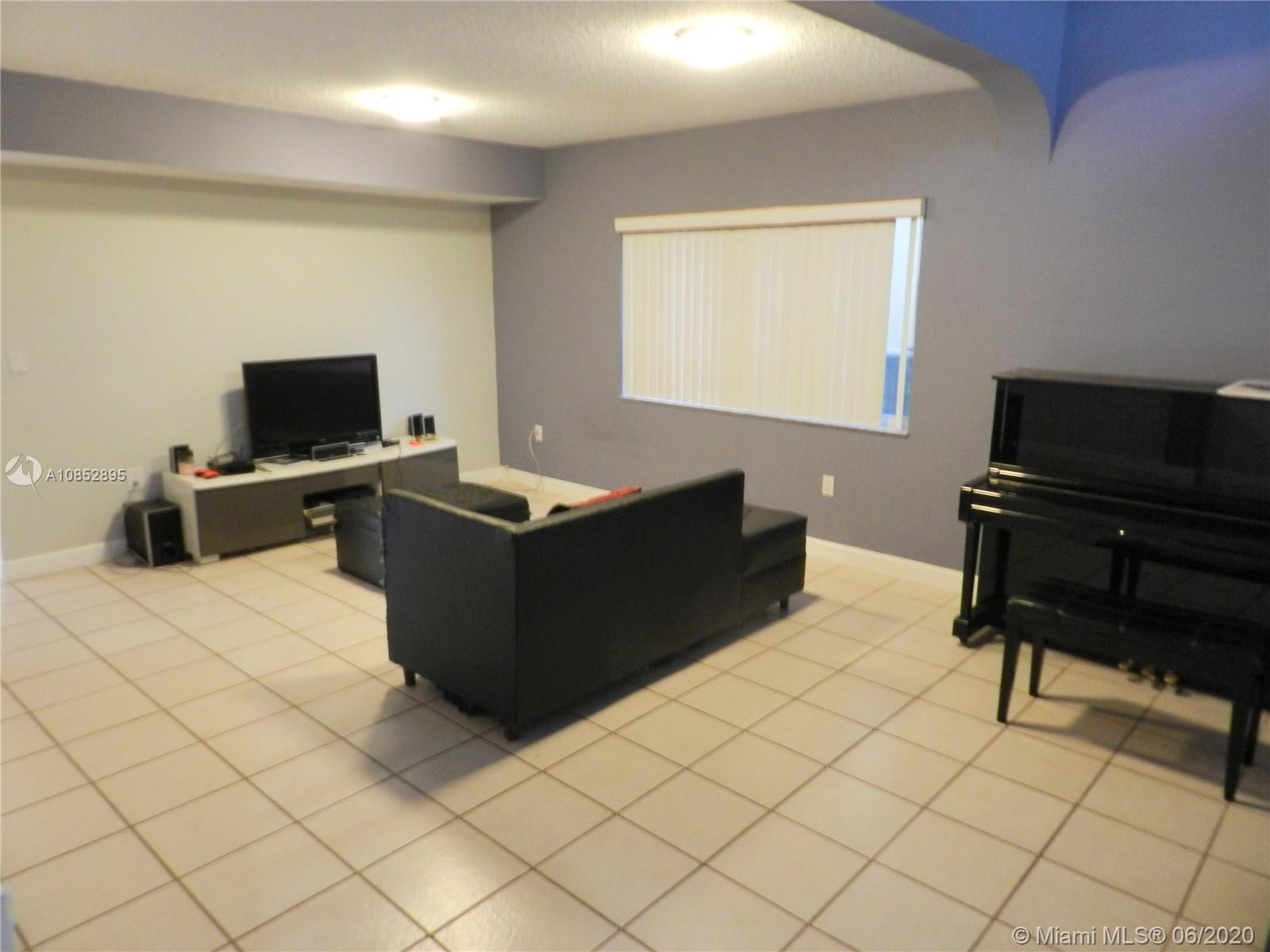 Weston, FL 33326,607 Turtle Run