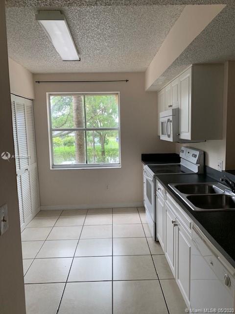 Pembroke Pines, FL 33024,9620 NW 2nd St #7-201