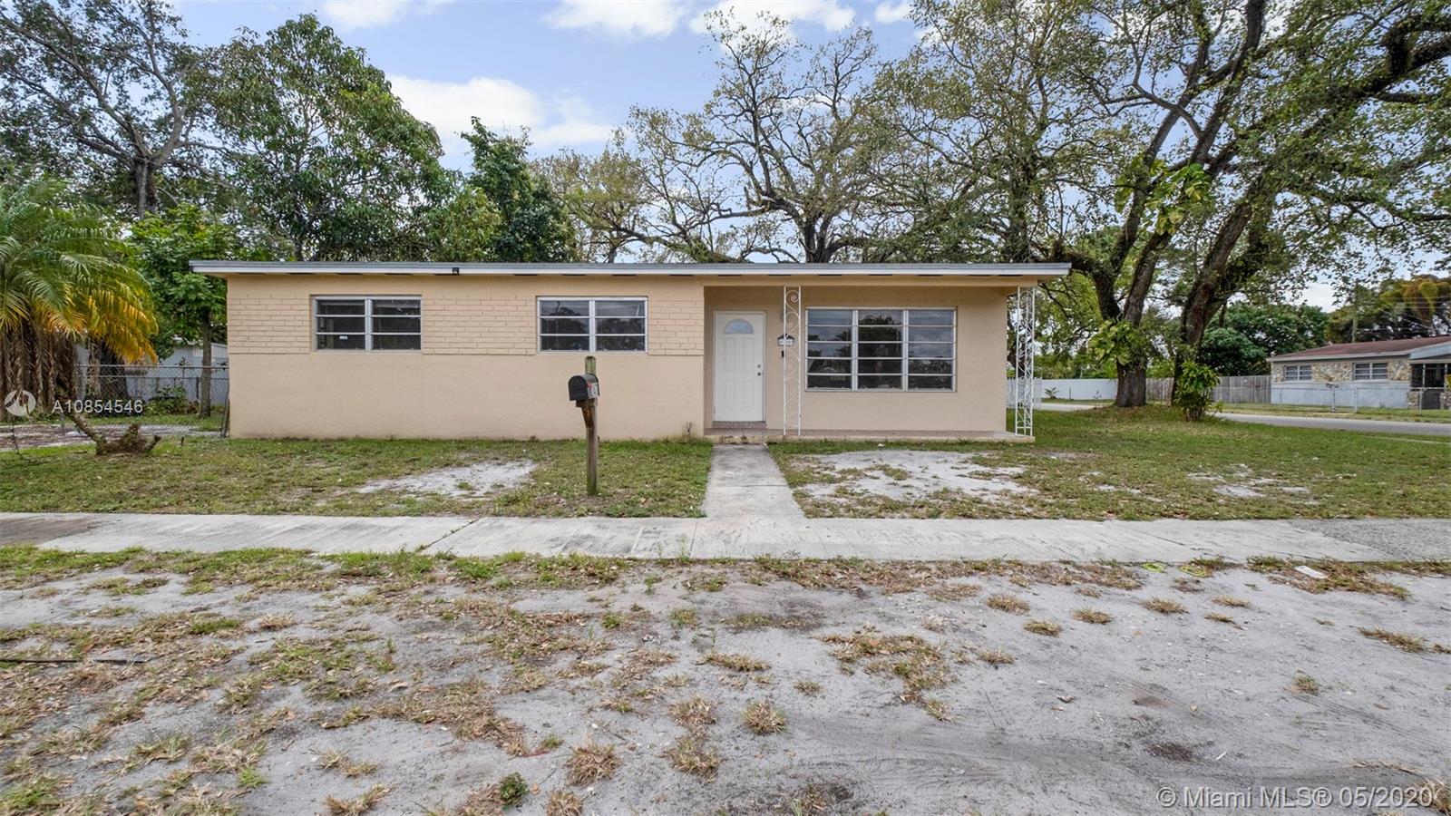 2470 NW 168th St, Miami Gardens, FL 33056