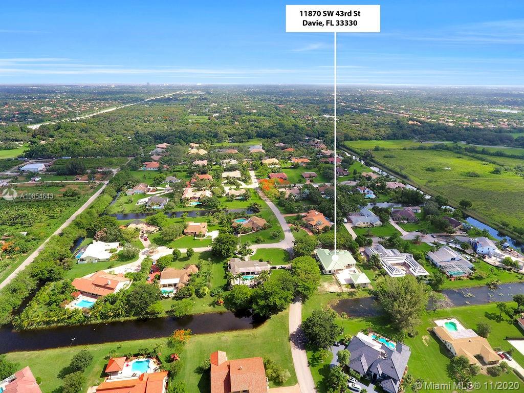 Davie, FL 33330,11870 Acorn Drive