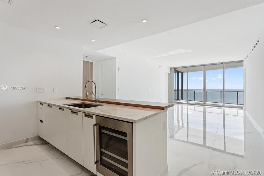 Sunny Isles Beach, FL 33160,15701 Collins Ave #1404