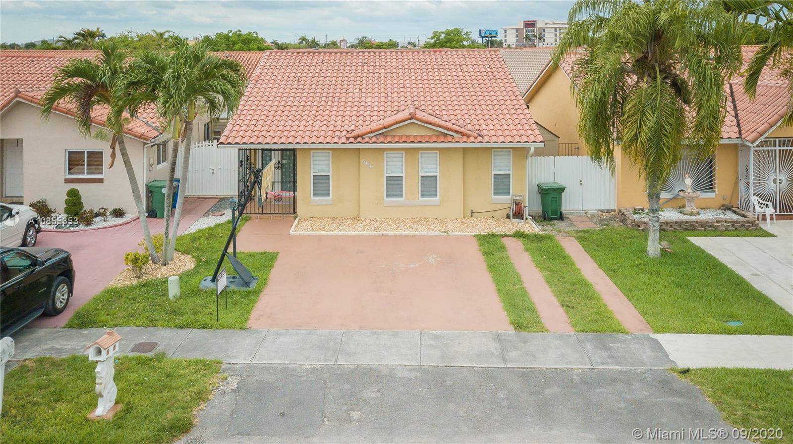 10370 NW 129th St, Hialeah Gardens, FL 33018