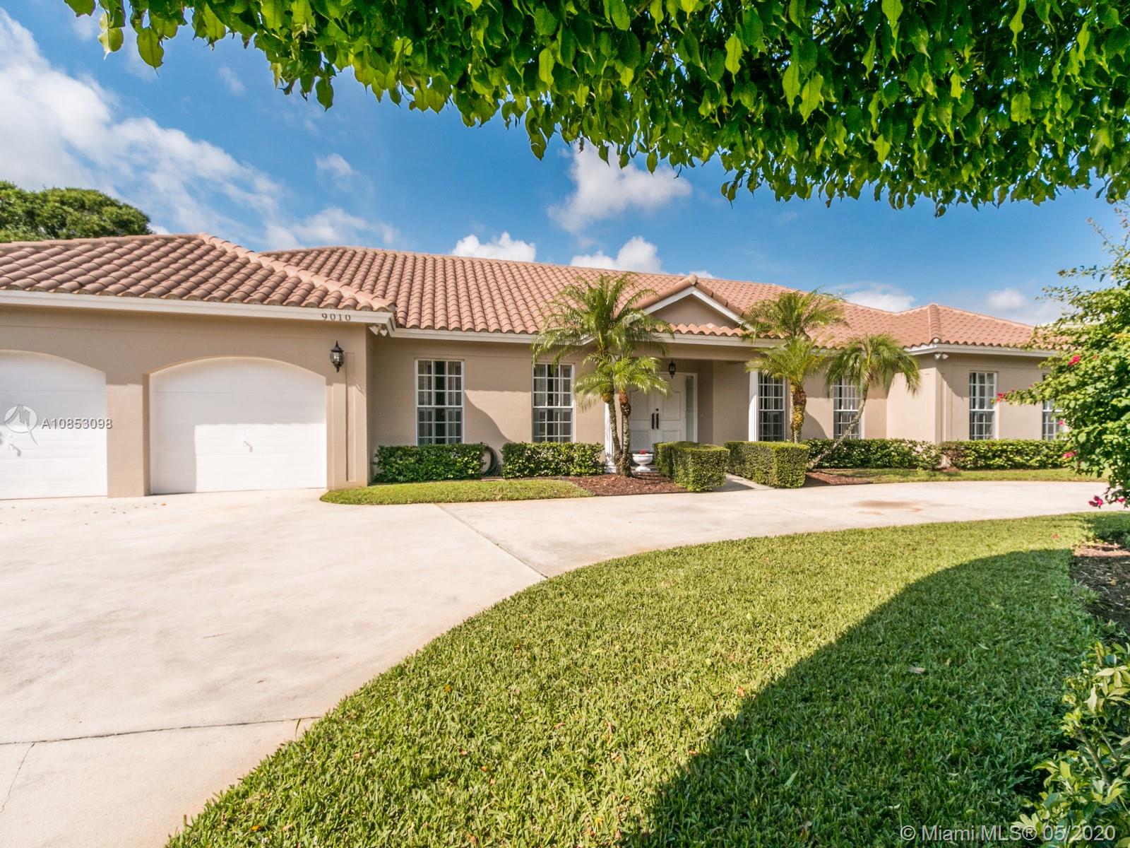 Plantation, FL 33324,9010 S Lake Dasha Dr