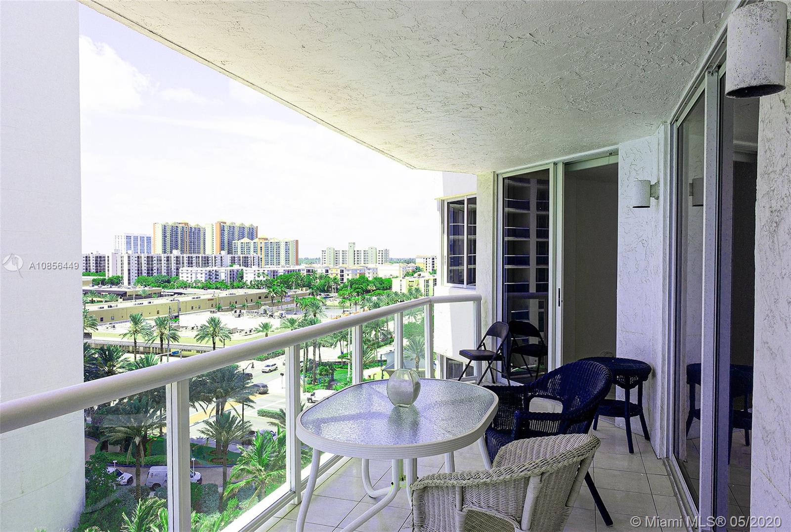 Sunny Isles Beach, FL 33160,17275 Collins Ave #904