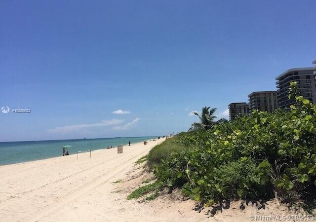 Miami Beach, FL 33141,8080 Tatum Waterway Dr #24