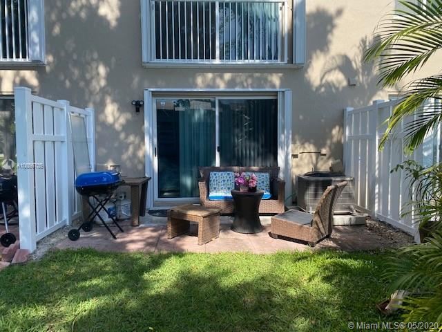 Weston, FL 33326,217 Riviera Cir #217