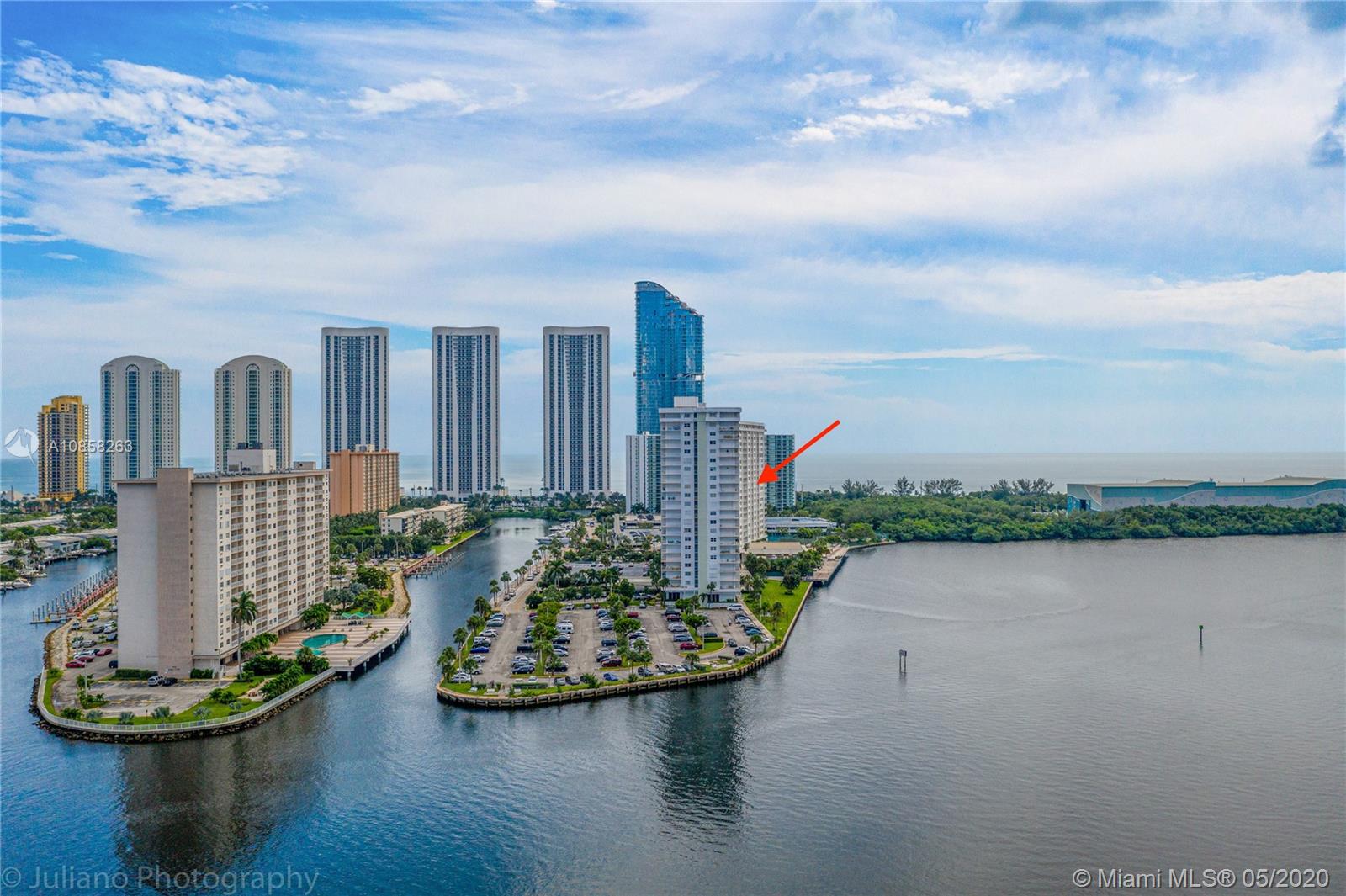 Sunny Isles Beach, FL 33160,500 Bayview Dr #1520