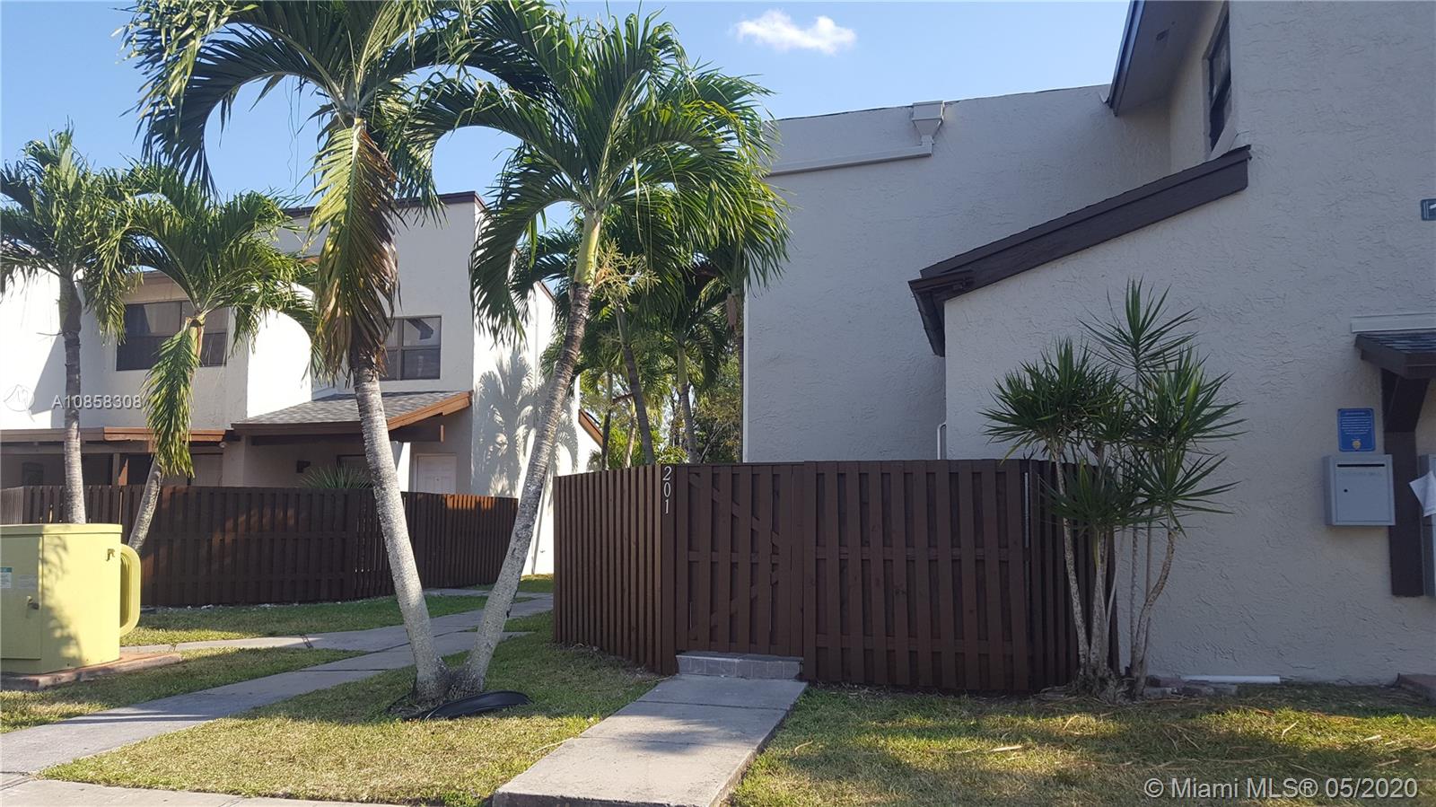 10231 FONTAINEBLEAU BLVD #201,  Miami,  FL 33172