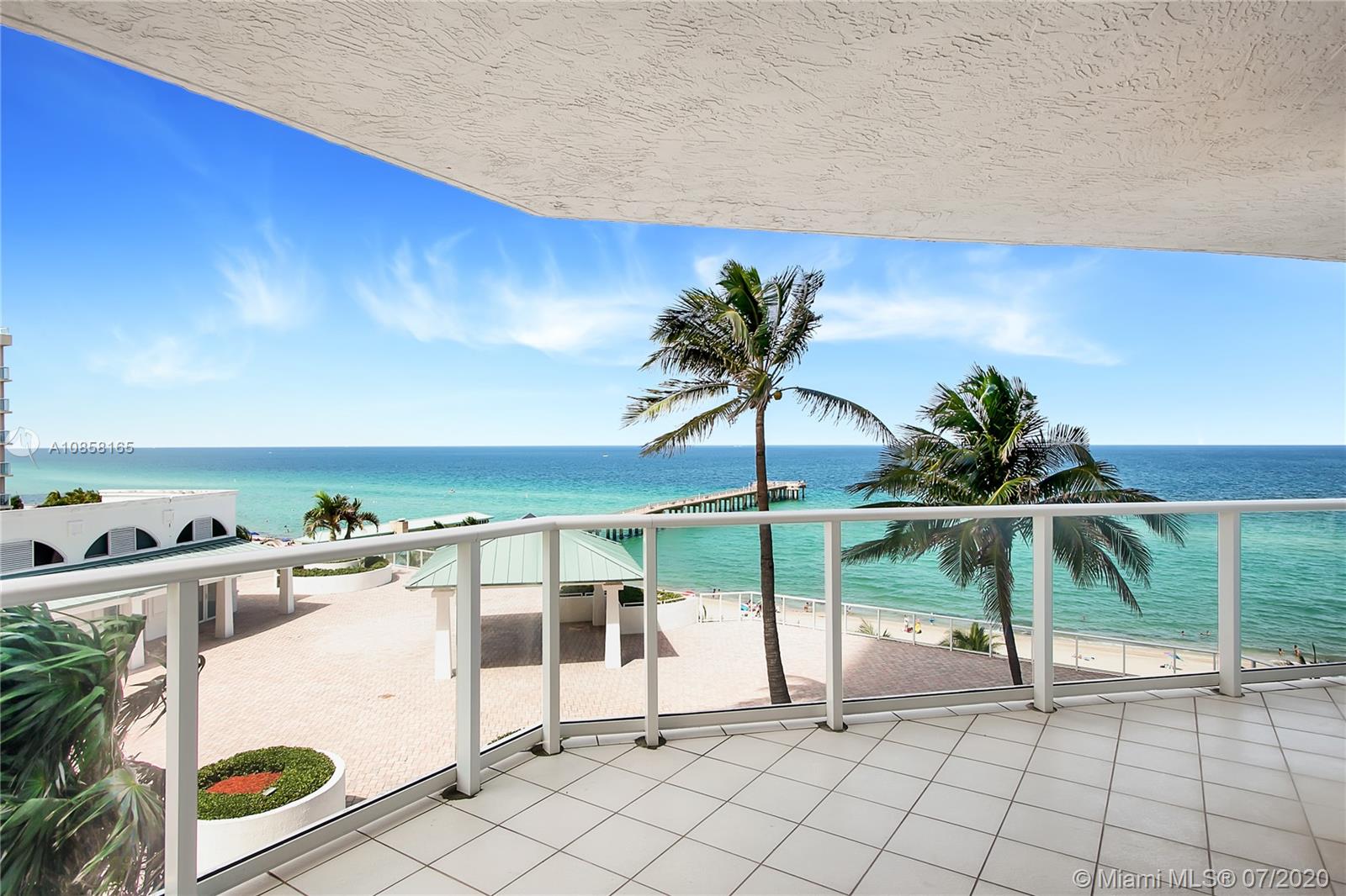 Sunny Isles Beach, FL 33160,16485 Collins Ave #636