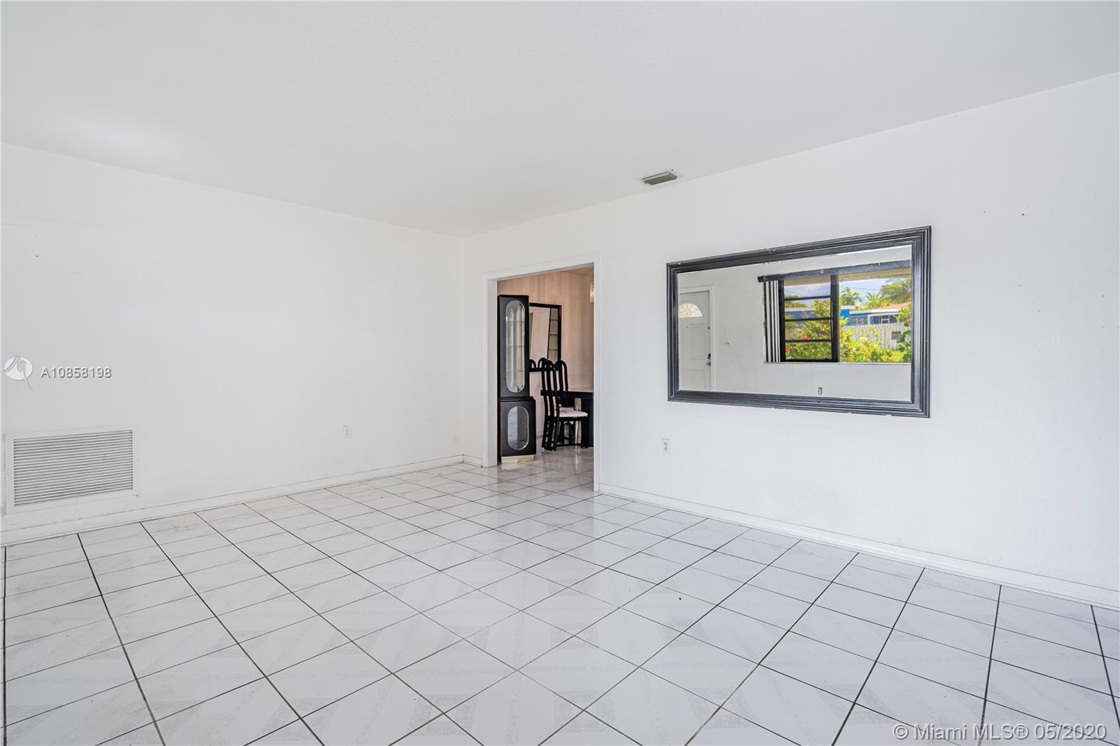 North Miami Beach, FL 33162,1371 NE 161st St