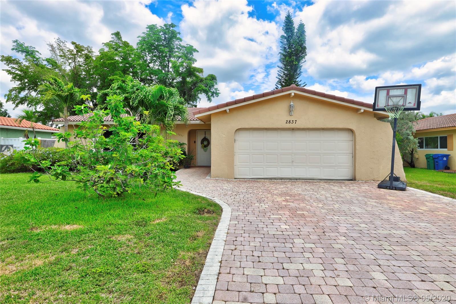 2837 NW 84th Ave, Coral Springs, FL 33065