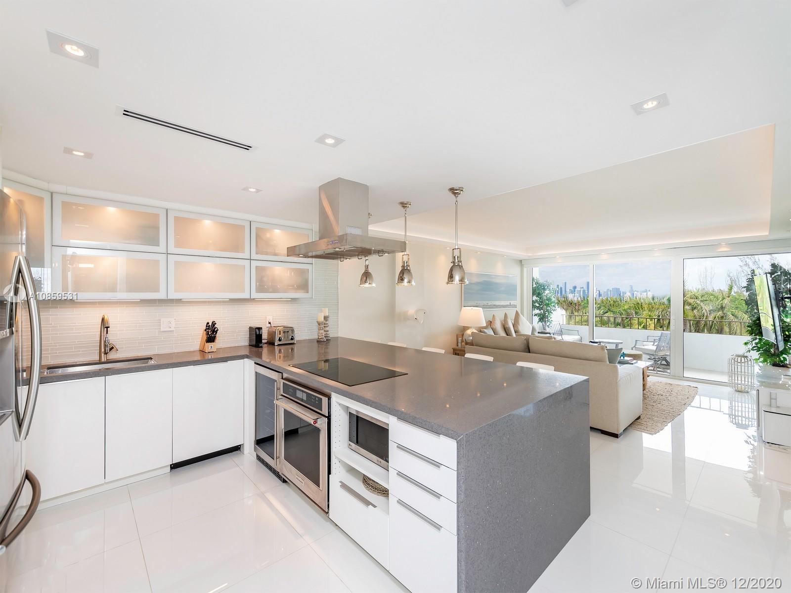 Key Biscayne, FL 33149,155 Ocean Lane Dr #506