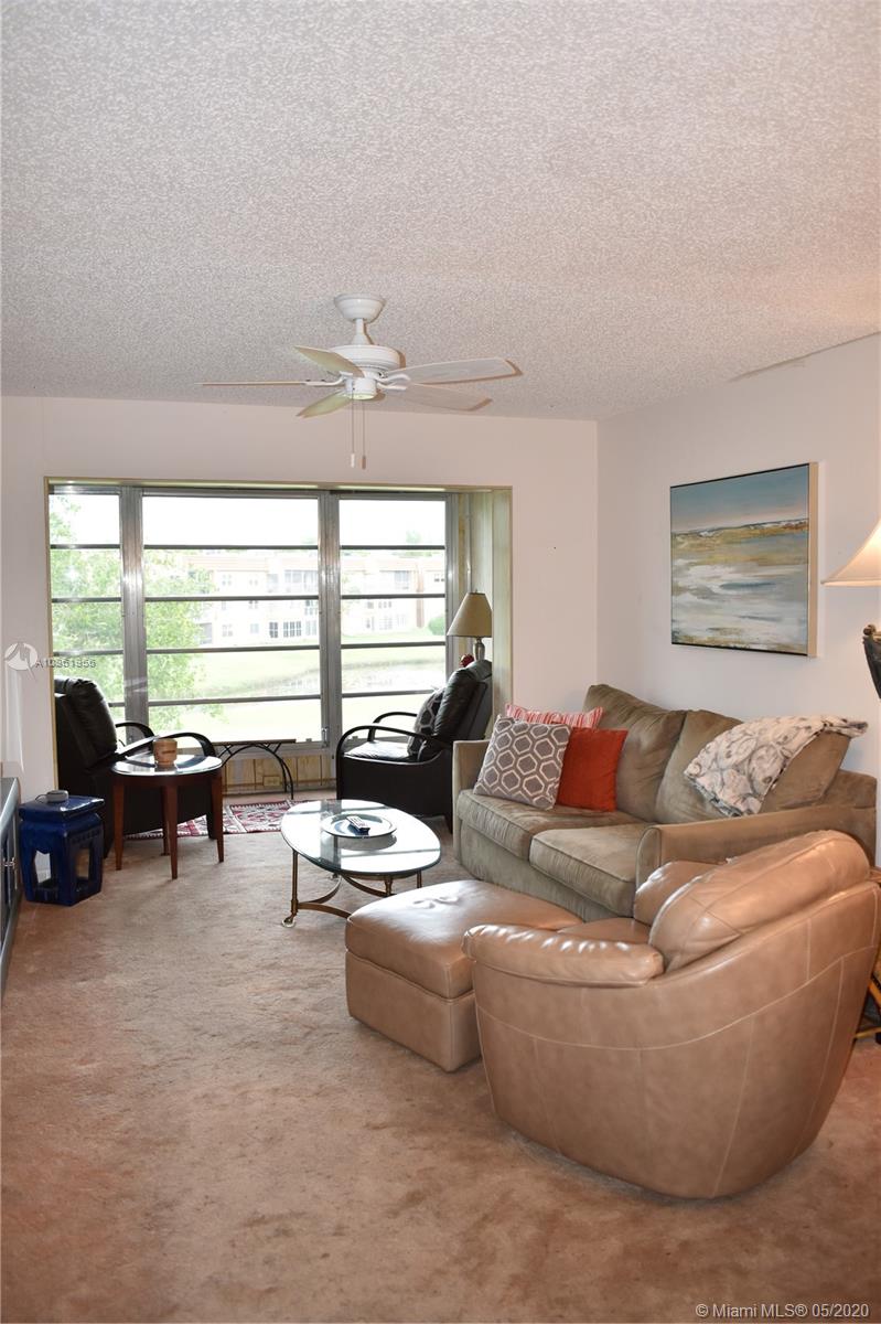 Sunrise, FL 33322,9761 Sunrise Lakes Blvd #305