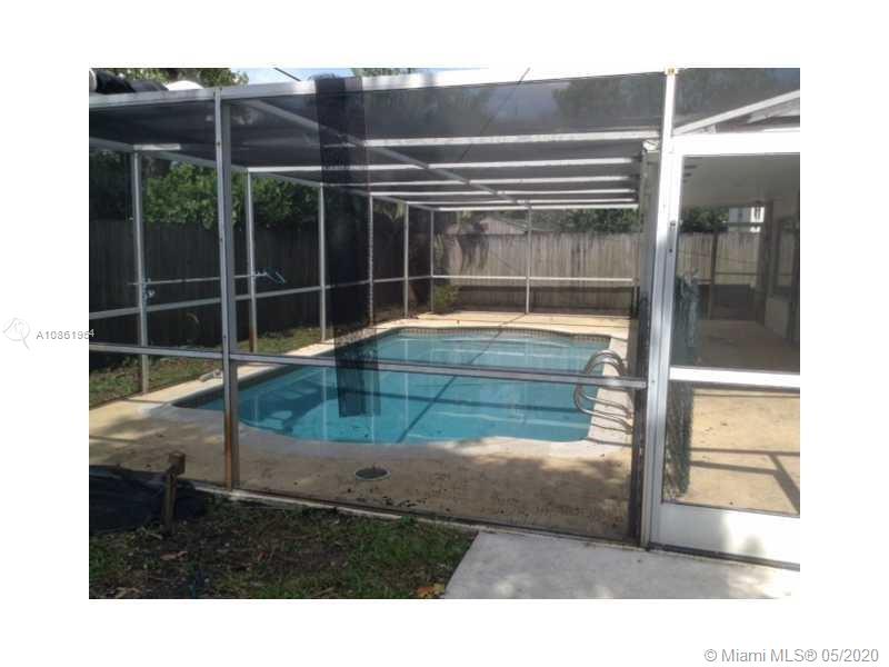 6844 SW 11th St, Pembroke Pines, FL 33023