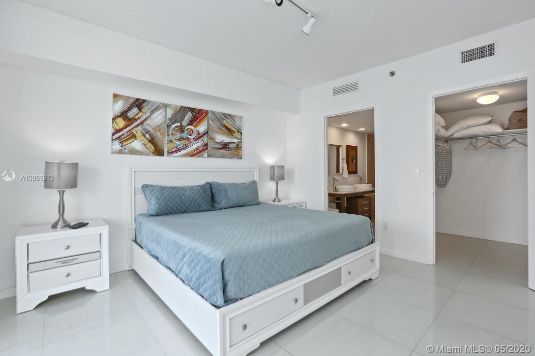 Miami, FL 33131,485 Brickell Ave #4703