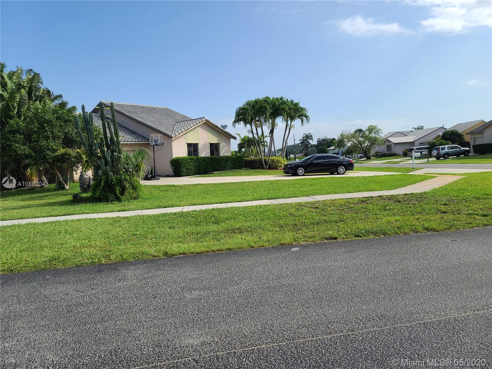 6099 Farmers Pl, Lake Worth, FL 33463