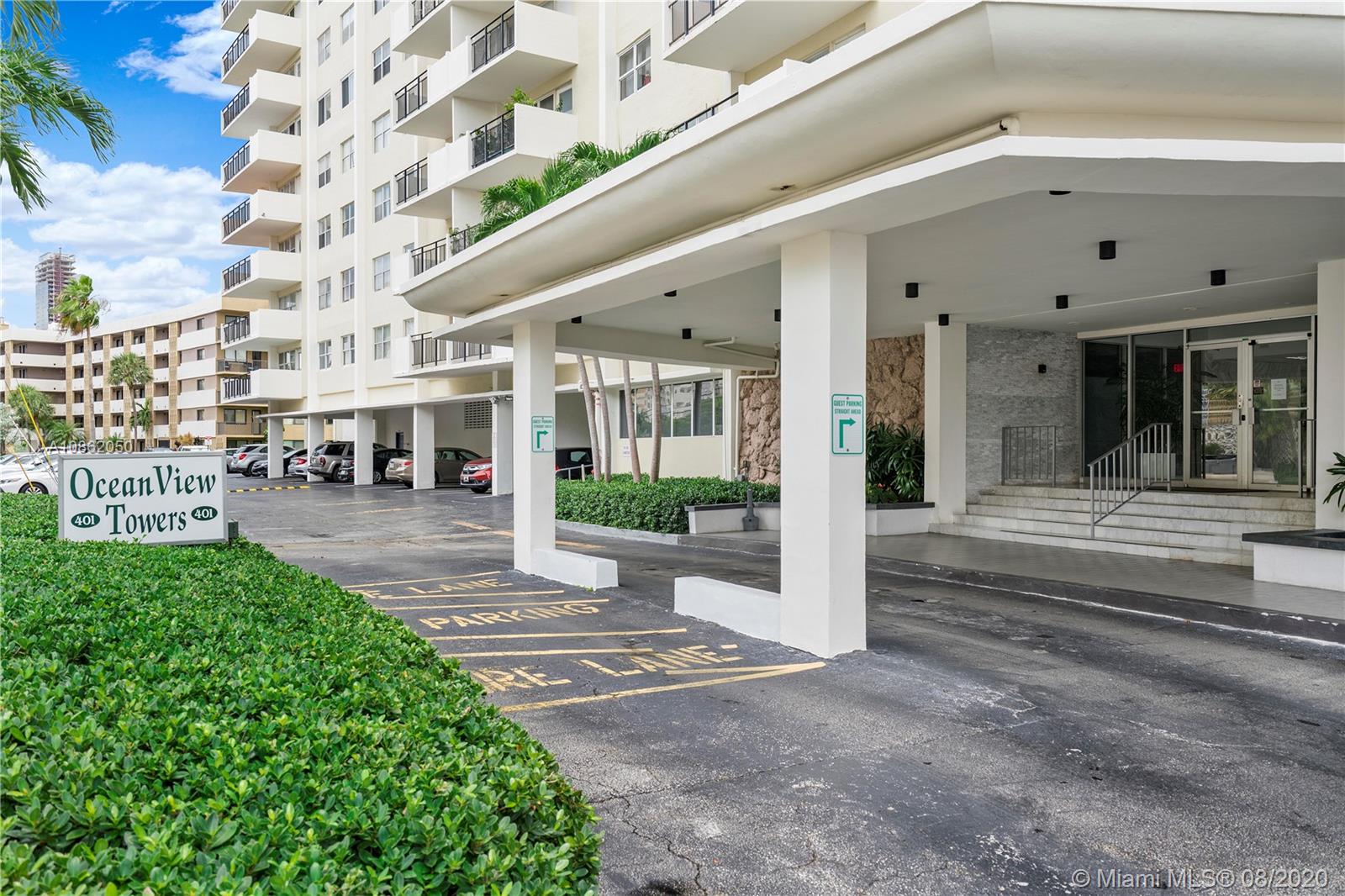 Hallandale Beach, FL 33009,401 Golden Isles Dr #611