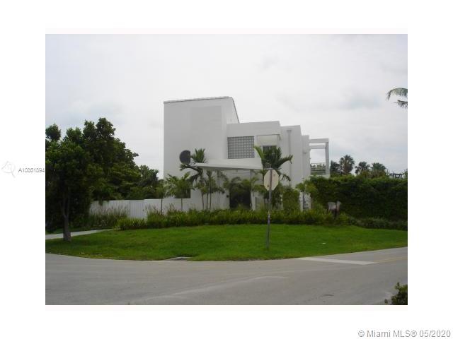 705 Curtiswood, Key Biscayne, FL 33149