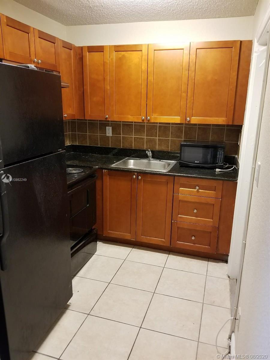 Plantation, FL 33317,4251 NW 5th St #114