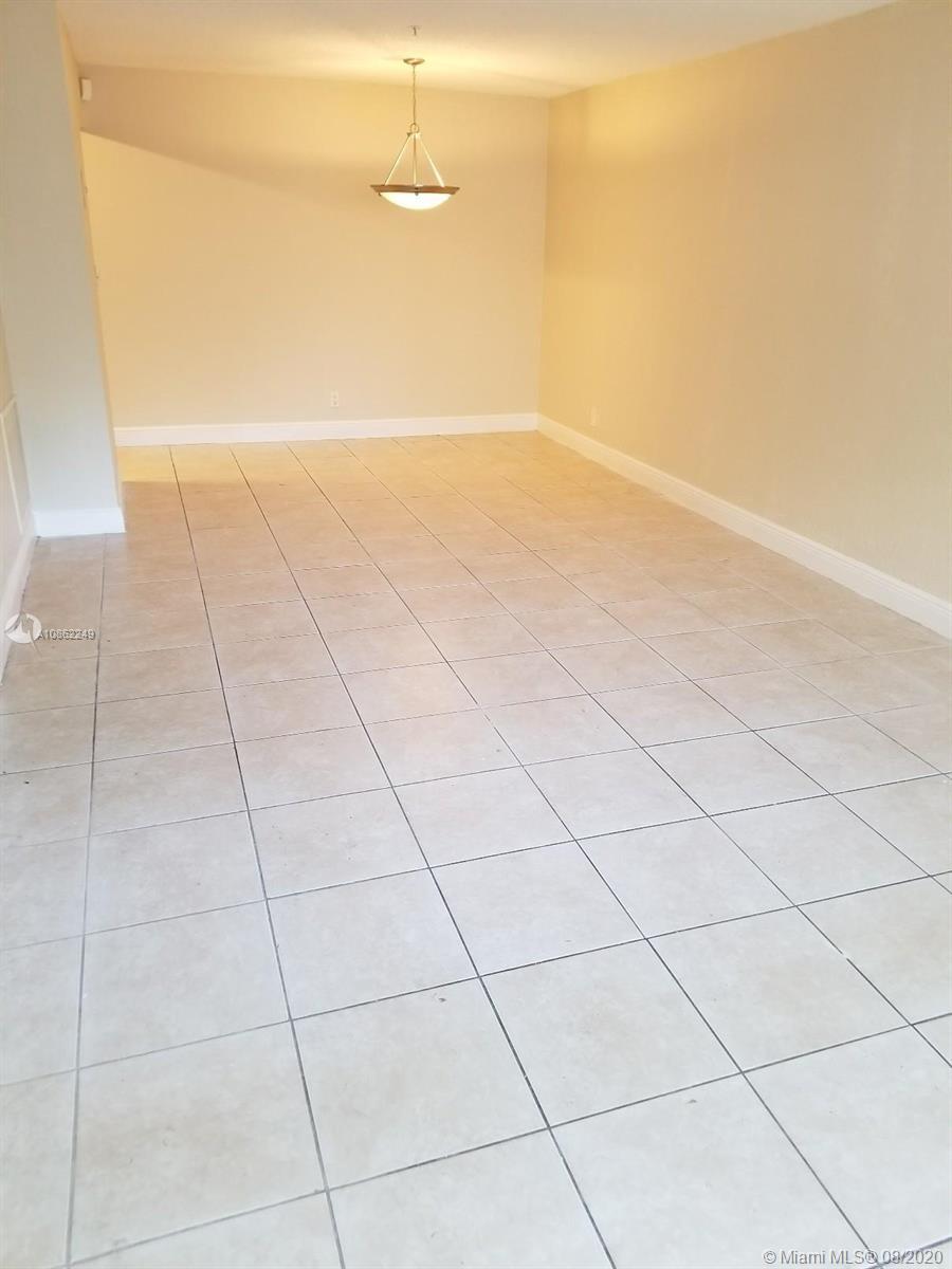 Plantation, FL 33317,4251 NW 5th St #114