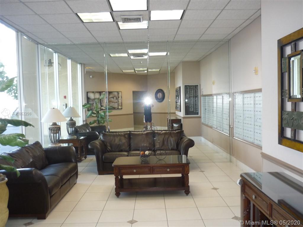 Hallandale Beach, FL 33009,1817 S Ocean Dr #422