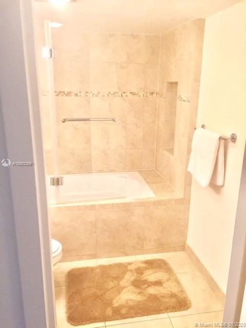 Sunny Isles Beach, FL 33160,100 Bayview Dr #727