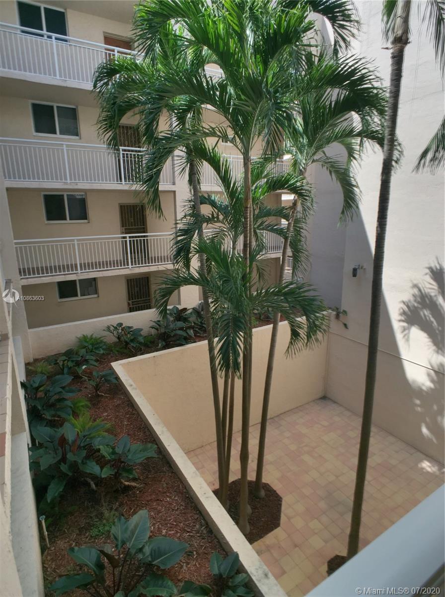 Miami Beach, FL 33139,1666 West Ave #305