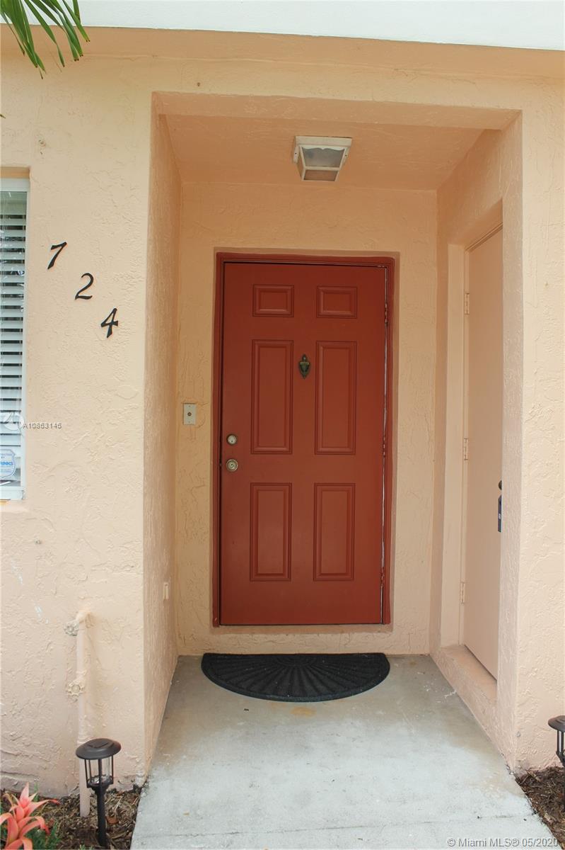 Pembroke Pines, FL 33029,724 NW 208th Dr