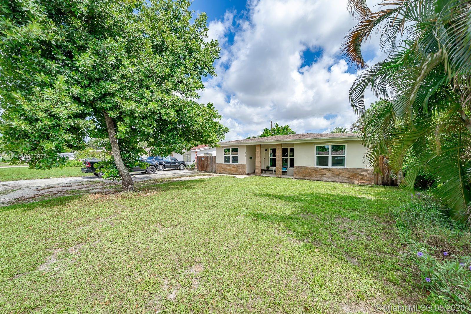 6809 SW 12th St, Pembroke Pines, FL 33023