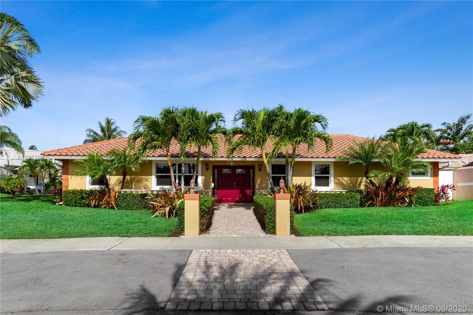 1123 SE 14th Ave, Deerfield Beach, FL 33441