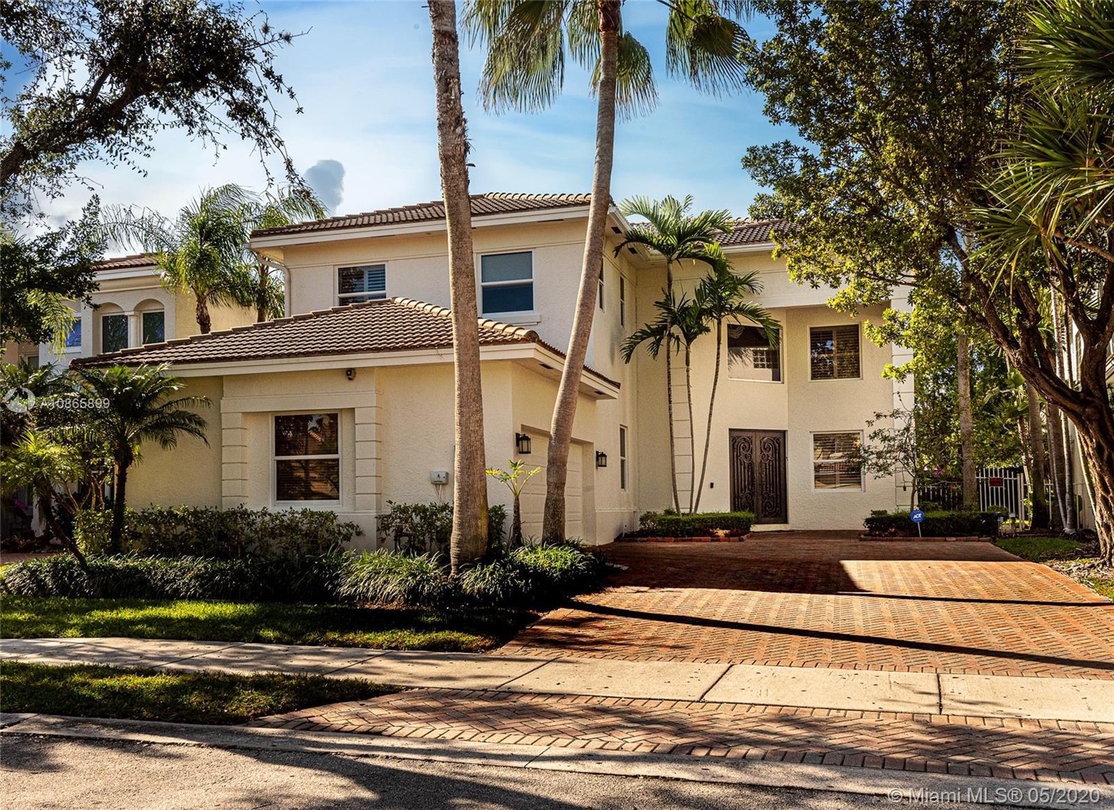 19552 NE 15th Ct, Miami, FL 33179