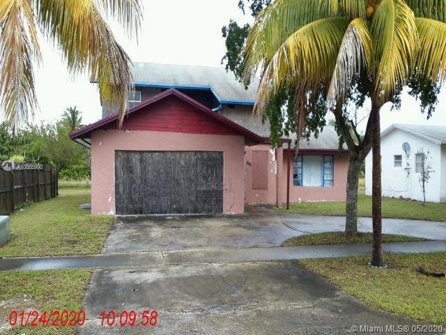 305 NW 7th Ct, Deerfield Beach, FL 33441