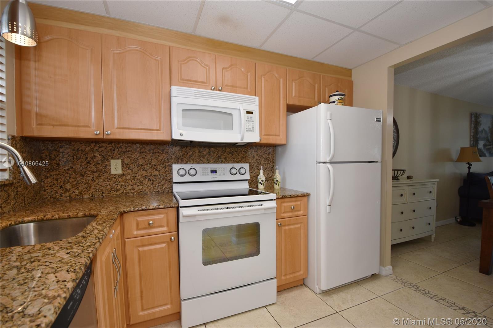 Sunrise, FL 33322,2901 E Sunrise Lakes Dr #104