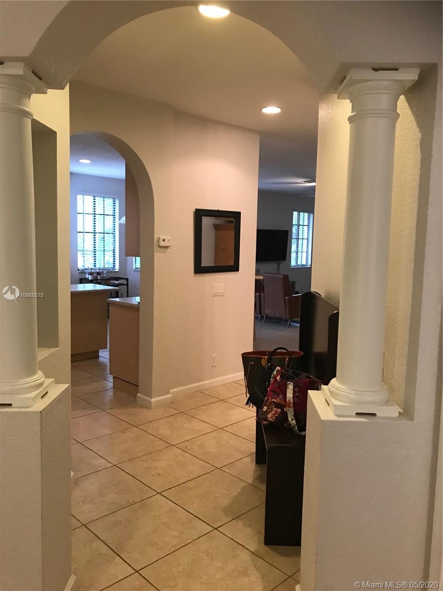 Weston, FL 33332,2878 Kinsington Cir #21-3