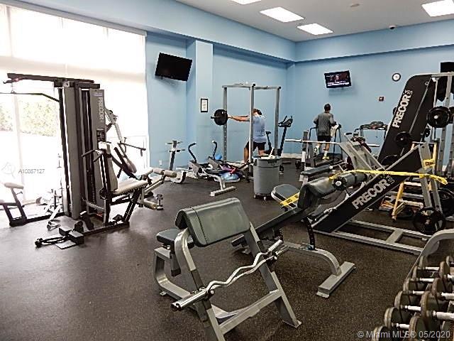 Miami Beach, FL 33141,6917 Collins Ave #402