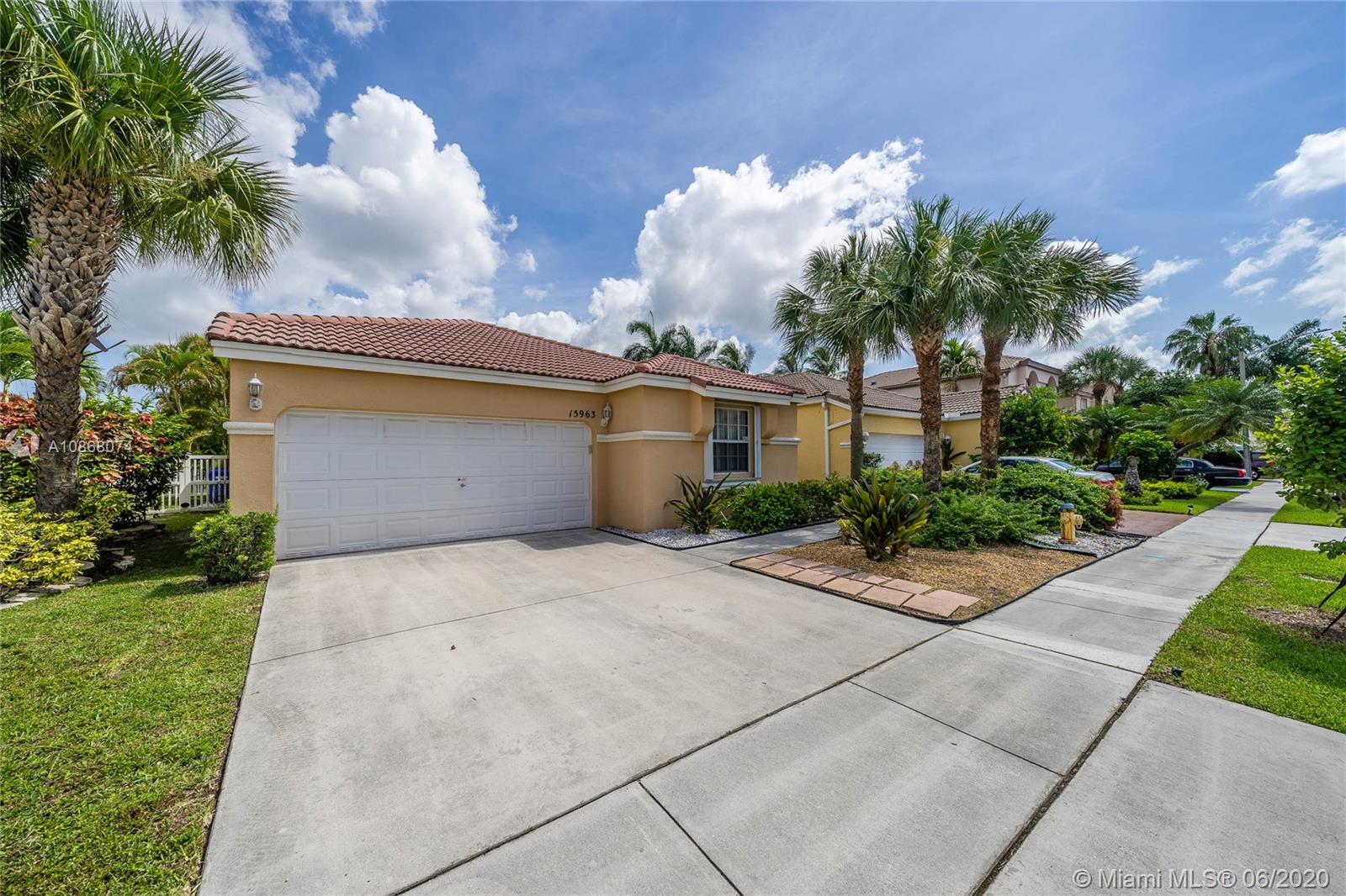 15963 NW 14th Ct, Pembroke Pines, FL 33028