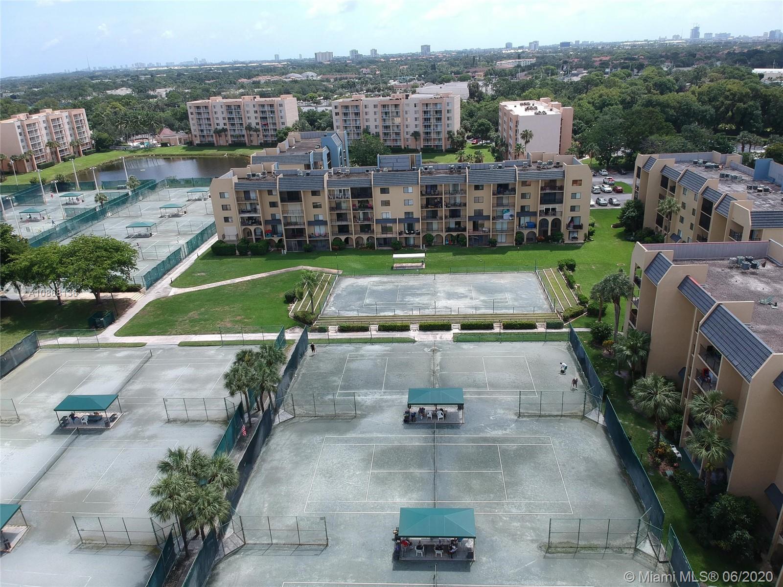 West Palm Beach, FL 33417,2820 Tennis Club Dr #202