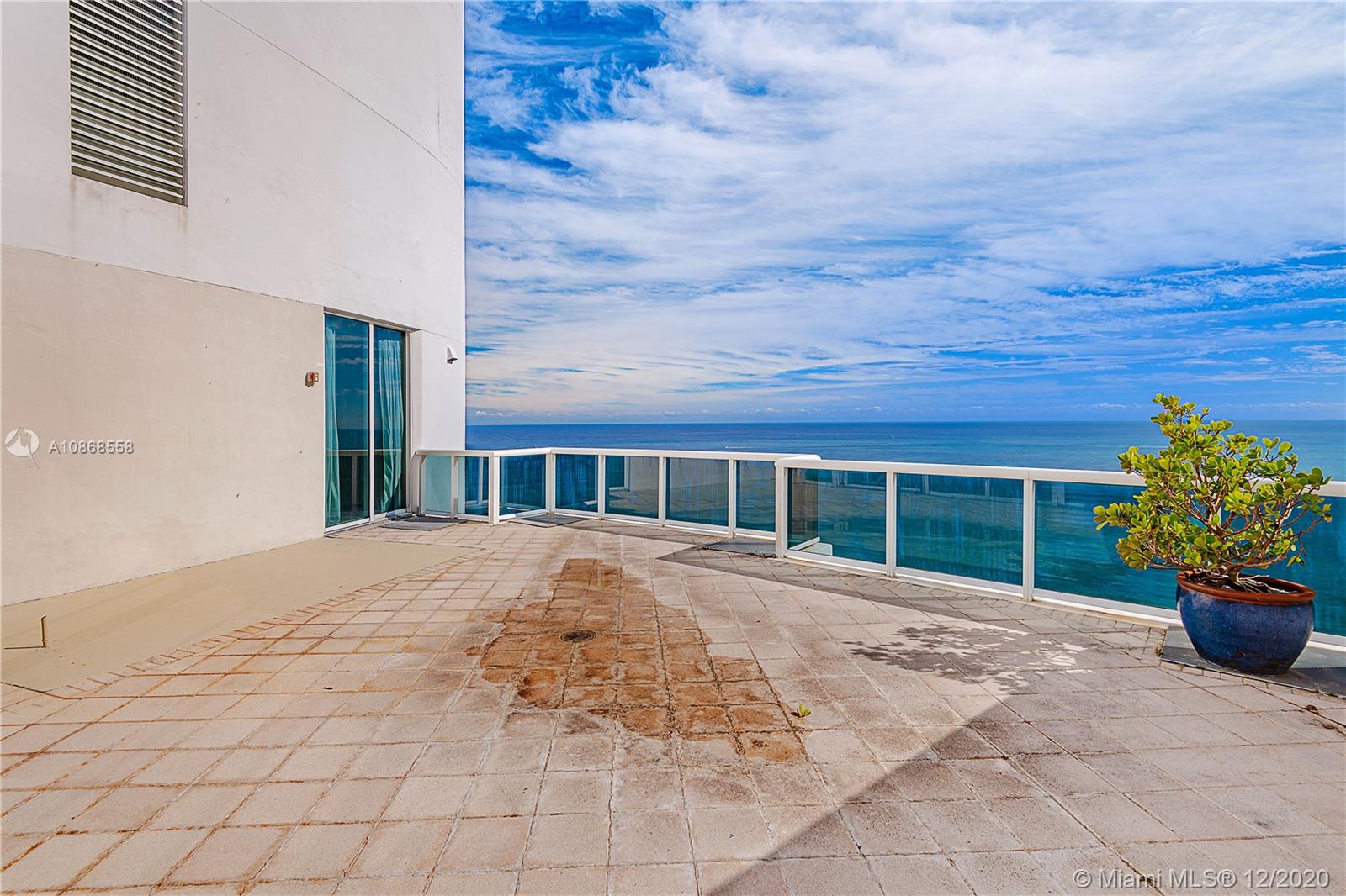 Sunny Isles Beach, FL 33160,18101 Collins Ave #5507 (TS07)