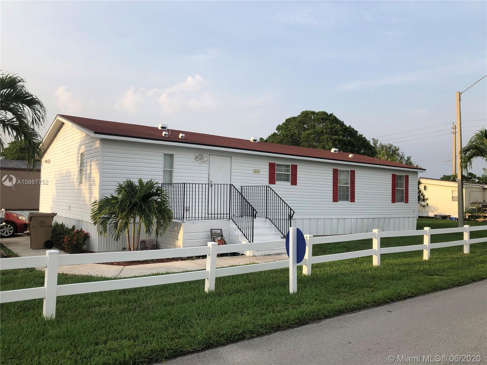 542 SW 130th Terrace, Davie, FL 33325