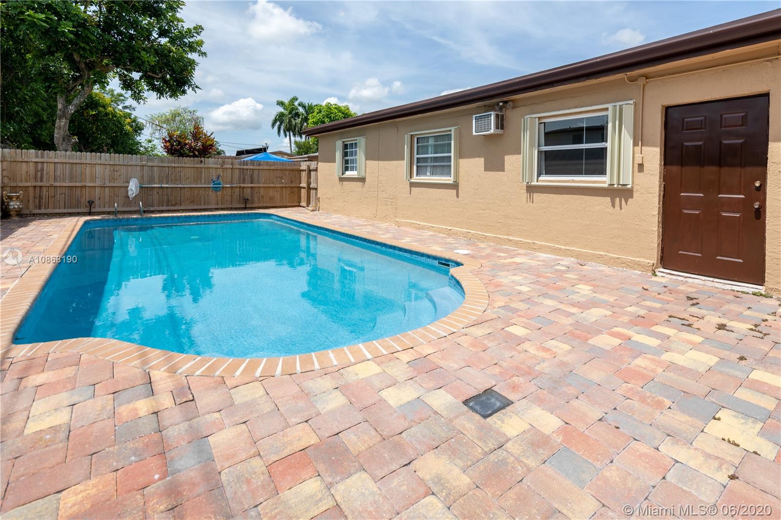 4004 NW 36th Way, Lauderdale Lakes, FL 33309