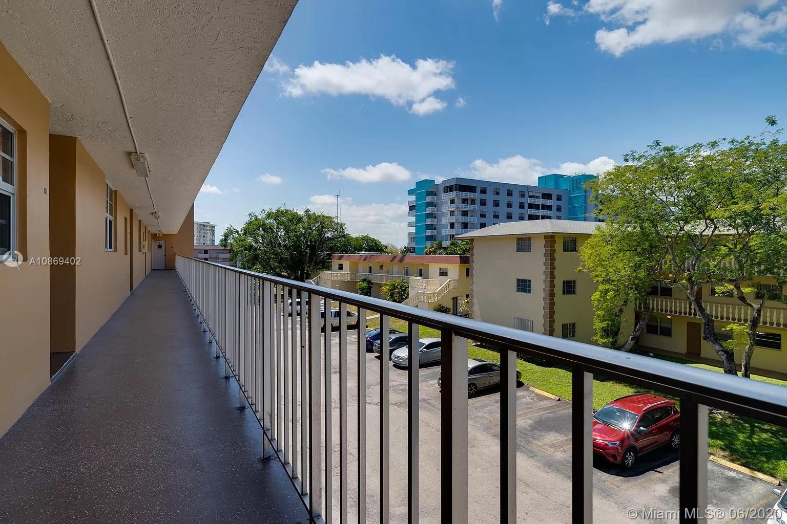 Hollywood, FL 33021,1600 Tallwood Ave #202