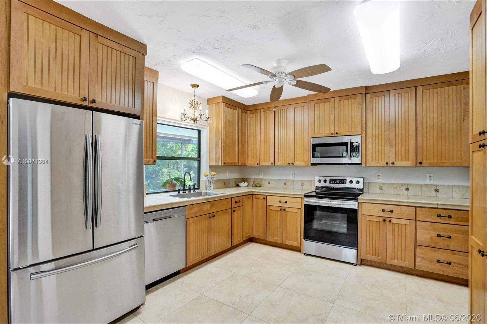 Palmetto Bay, FL 33157,8425 SW 174th St