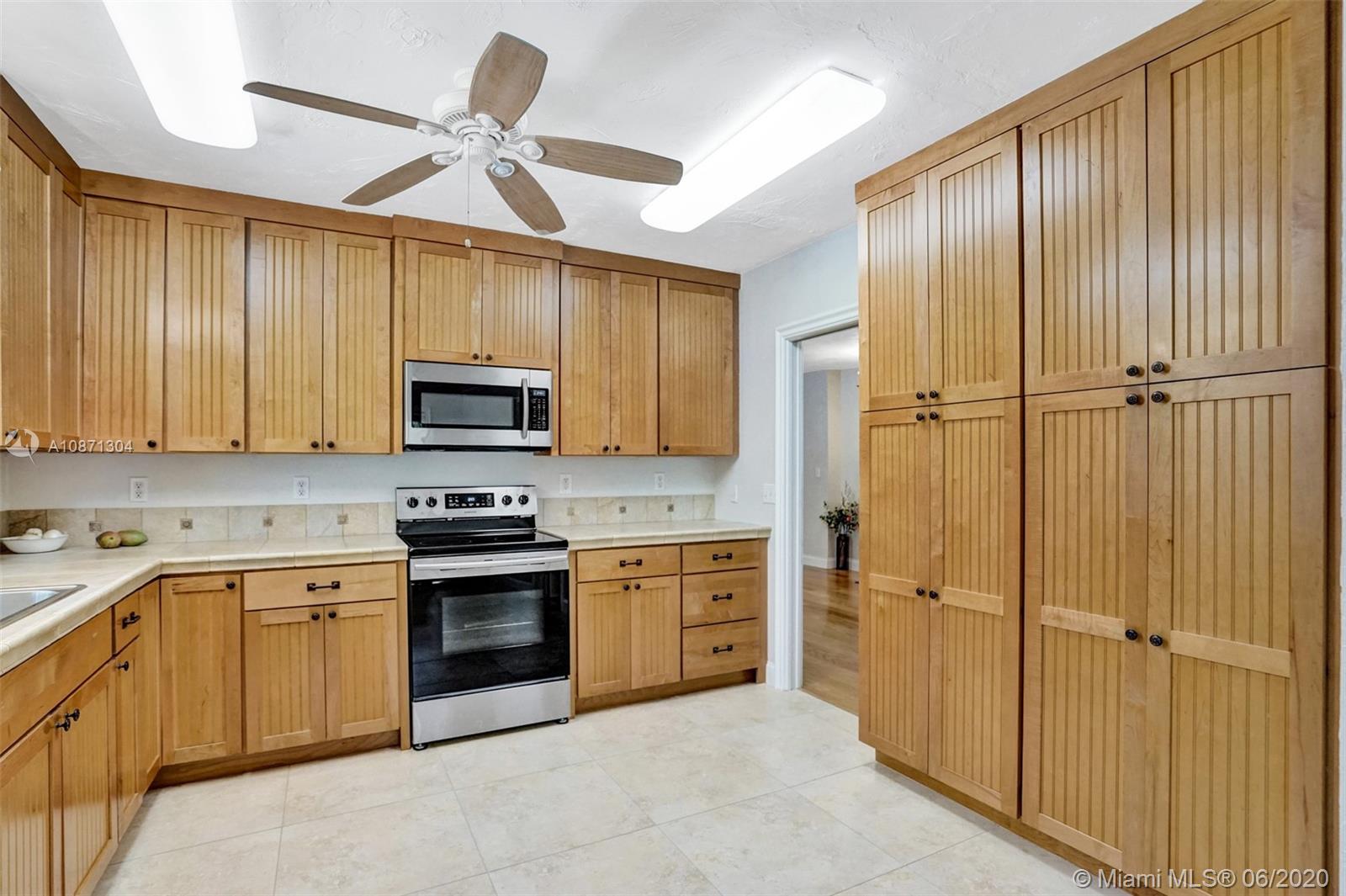 Palmetto Bay, FL 33157,8425 SW 174th St