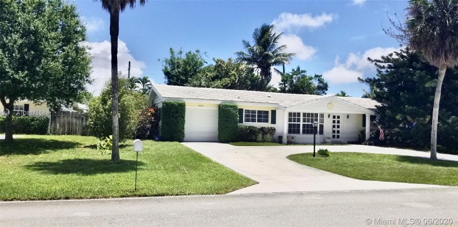 10200 Dahlia Ave, Palm Beach Gardens, FL 33410