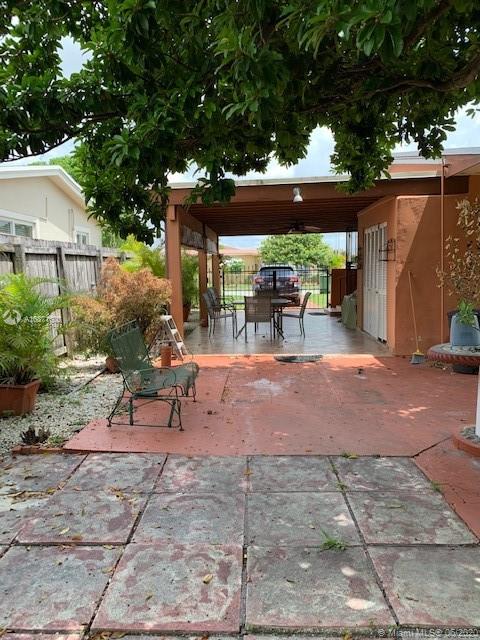 Hialeah, FL 33012,248 W 64th Ter