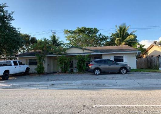 182 SE 10th St, Deerfield Beach, FL 33441