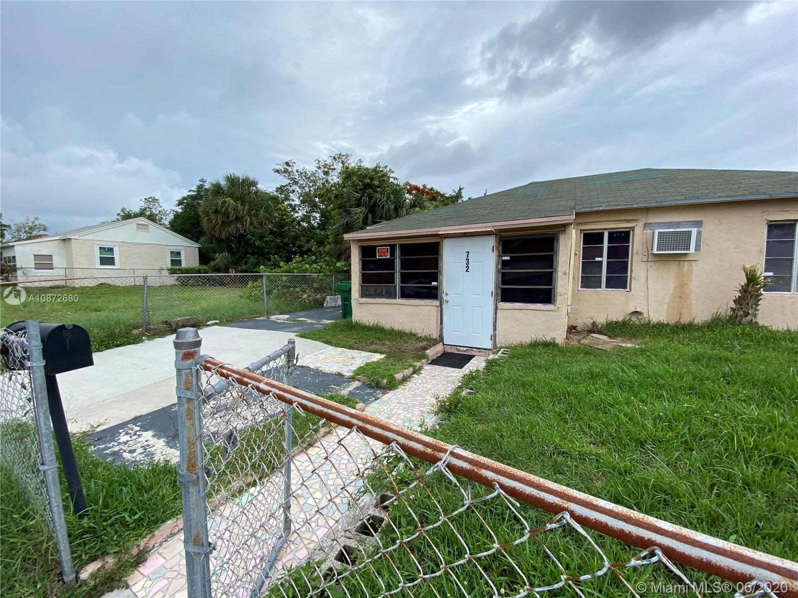 Riviera Beach, FL 33404,732 W 3rd St