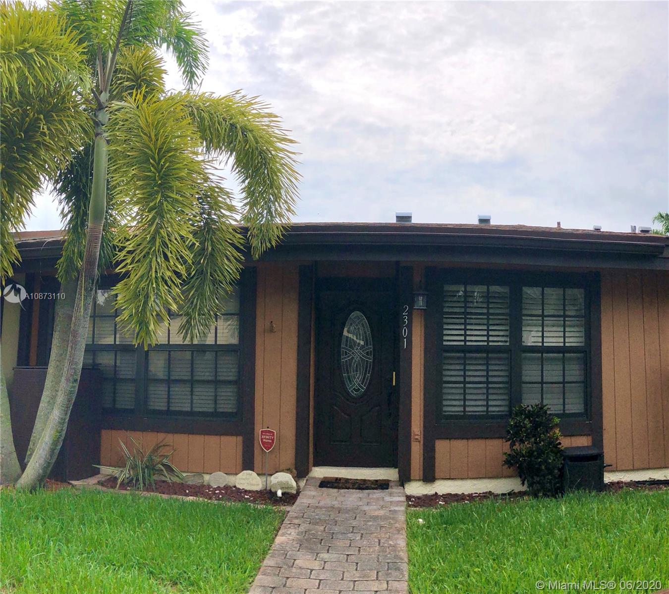 2301 Yucca Ave, Pembroke Pines, FL 33026